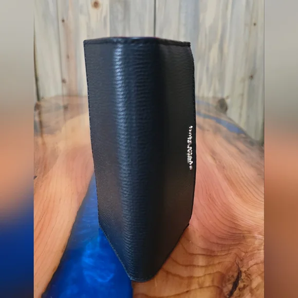 Kate Spade wallet - Picture 2 of 3